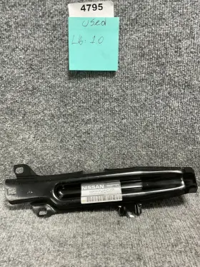 F3180-3JAMA INFINITI Front Right Passenger Fender Bracket #2