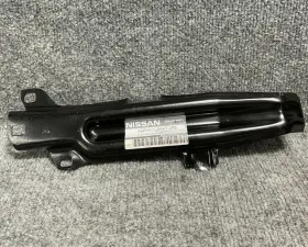 F3180-3JAMA INFINITI Front Right Passenger Fender Bracket