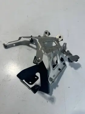 970.106.335.02 PORSCHE Engine Coolant Reservoir Bracket 970.106.335.02 PORSCHE Engine Coolant Reservoir Bracket