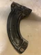 00 01 02 03 CHEVY GMC SIERRA 1500 FRONT LEFT FENDER BRACKET~B27  