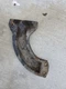 99-07 Chevy Silverado / GMC Sierra DRIVERS LEFT FRONT FENDER BRACKET 15709453